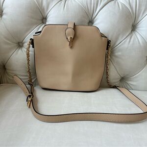 Elegant Tan Shoulder Bag